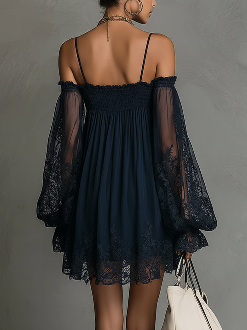 Fiorella™ | Mini Robe Chiffon Bleu Marine à Décolleté Off-the-Shoulder, Détails en Dentelle et Manches Transparentes