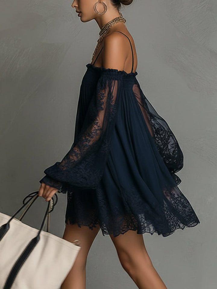 Fiorella™ | Mini Robe Chiffon Bleu Marine à Décolleté Off-the-Shoulder, Détails en Dentelle et Manches Transparentes