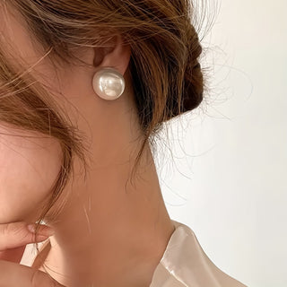 Les Boucles d'Oreilles à Pince avec Perle Statement