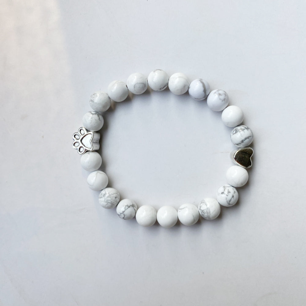 Bracelet en Gemmes Naturelles avec Charme Patte & Cœur – Design Fait Main