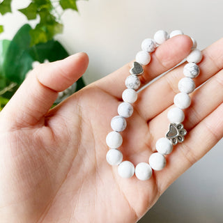 Bracelet en Gemmes Naturelles avec Charme Patte & Cœur – Design Fait Main