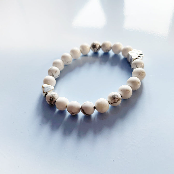 Bracelet en Gemmes Naturelles avec Charme Patte & Cœur – Design Fait Main