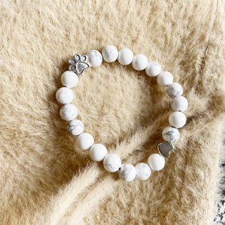 Bracelet en Gemmes Naturelles avec Charme Patte & Cœur – Design Fait Main