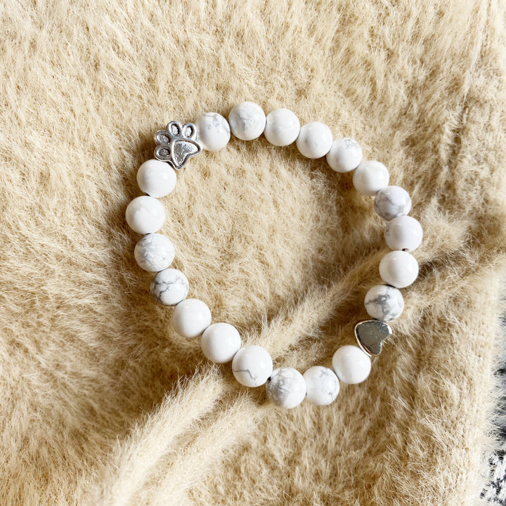 Bracelet en Gemmes Naturelles avec Charme Patte & Cœur – Design Fait Main