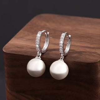 Les Boucles d'Oreilles en Goutte de Perle Moderne