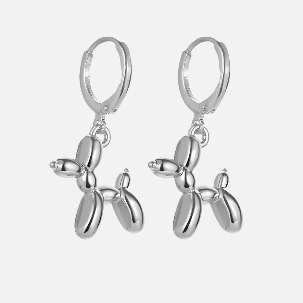 Boucles d'oreilles Huggie en or avec pendentif mini chien en ballon