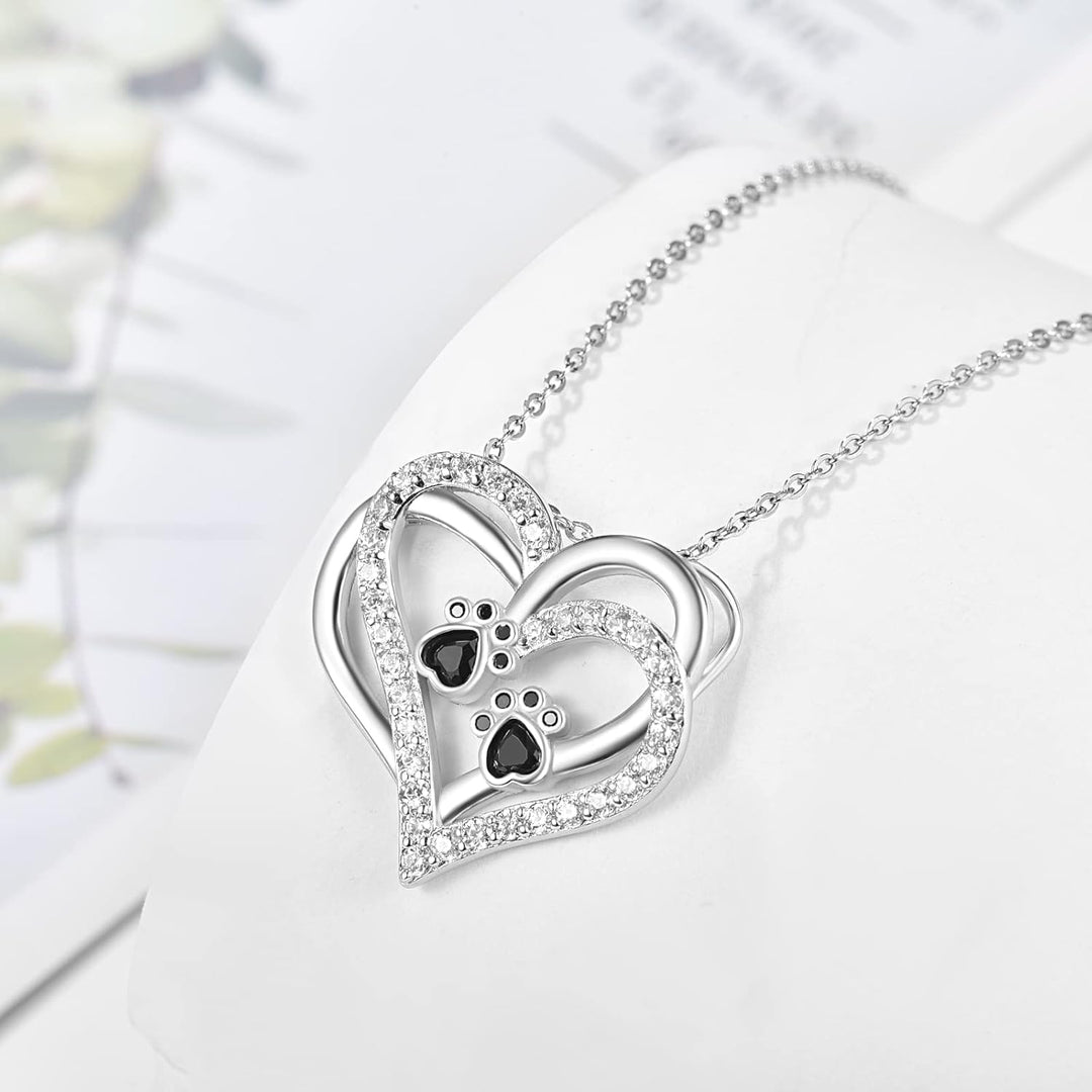 Collier en forme de cœur avec empreinte de patte de chien et zirconia