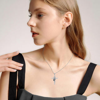 Collier en Argent Sterling 925 avec Patte et Croix