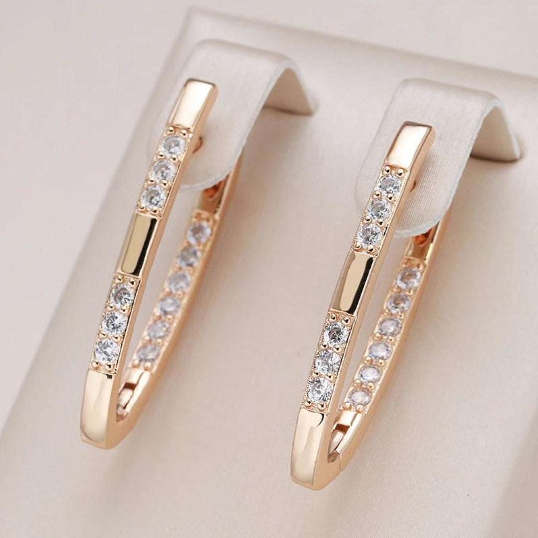 Boucles d'Oreilles Élégantes en Zirconia Dorée