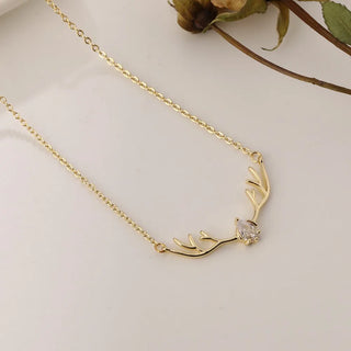 Collier en Bois de Cerf avec Charme de Cœur Délicat