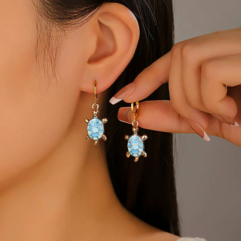 Boucles d'oreilles Huggie Tortue de Mer Charme Océan