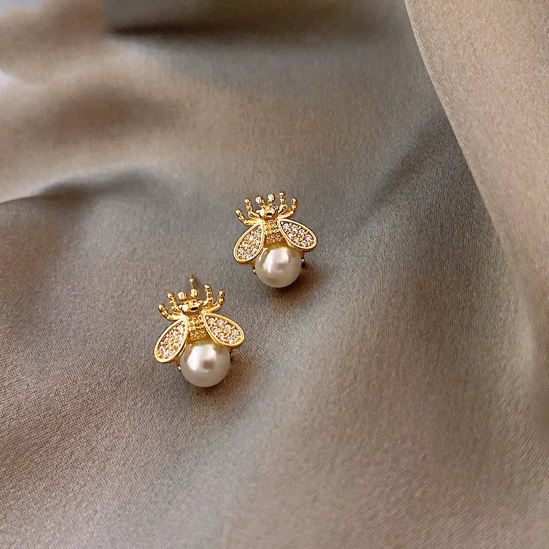 Boucles d'oreilles Perle Abeille en Argent – Bijoux Élégants en Ton Doré pour Femmes