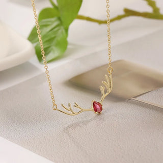 Collier en Bois de Cerf avec Charme de Cœur Délicat