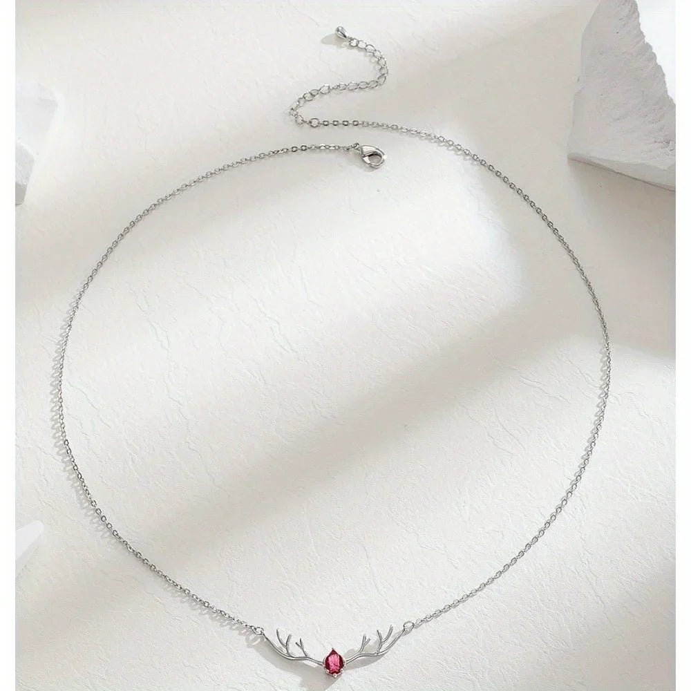 Collier en Bois de Cerf avec Charme de Cœur Délicat