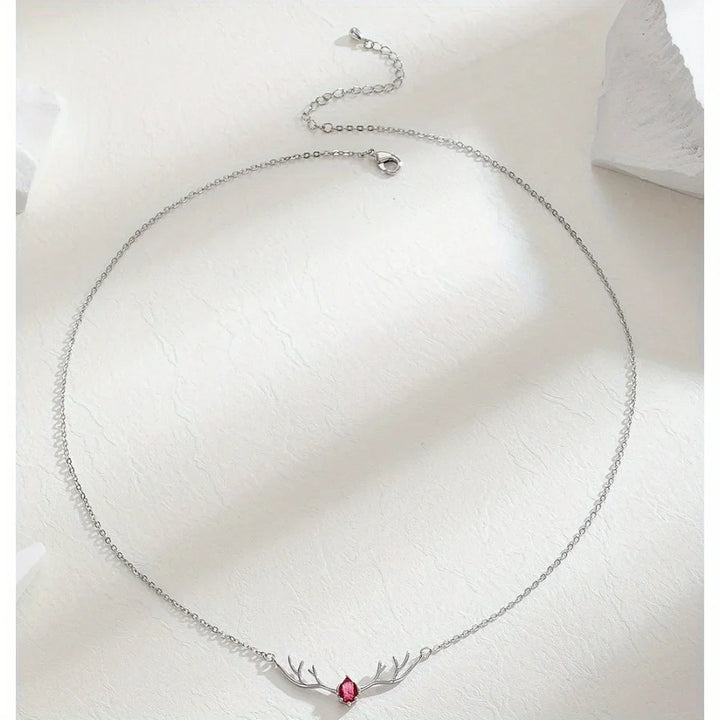 Collier en Bois de Cerf avec Charme de Cœur Délicat