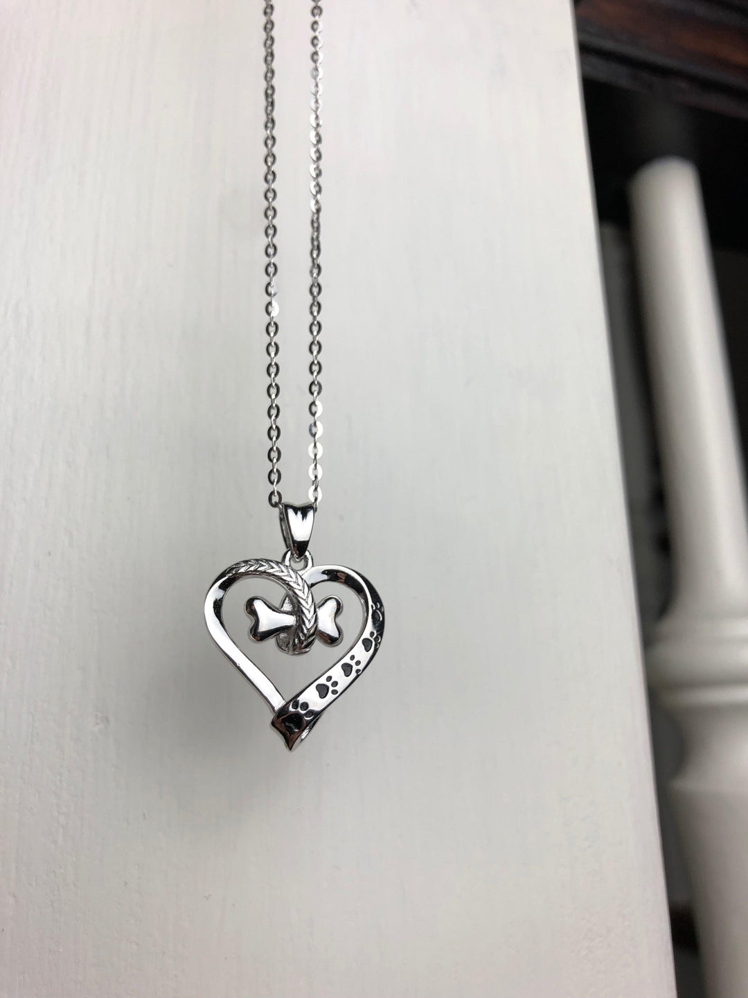 Collier en Acier Inoxydable avec Patte de Chien et Cœur