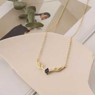 Collier en Bois de Cerf avec Charme de Cœur Délicat