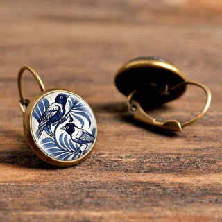Boucles d'oreilles en verre sous dôme de pie bleue vintage