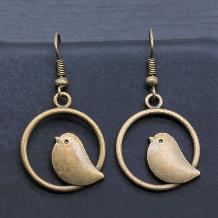 Boucles d'Oreilles Pendantes avec Charme Oiseau Vintage – Bijoux Boho Faits Main