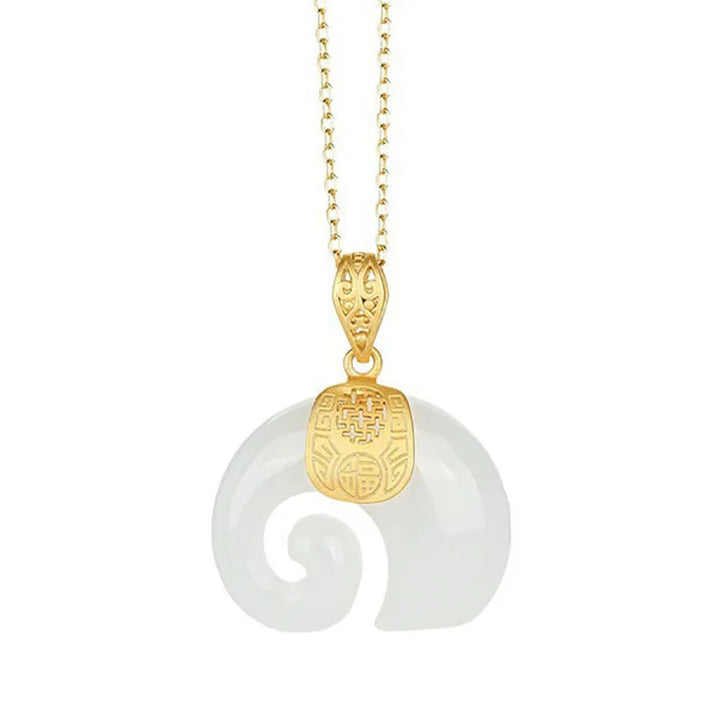 Pendentif Élégant en Jade Hetian en Forme d'Éléphant – Chaîne Plaquée Or 18K pour Femmes