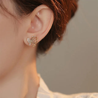 Boucles d'oreilles puces en zircon en forme de papillon
