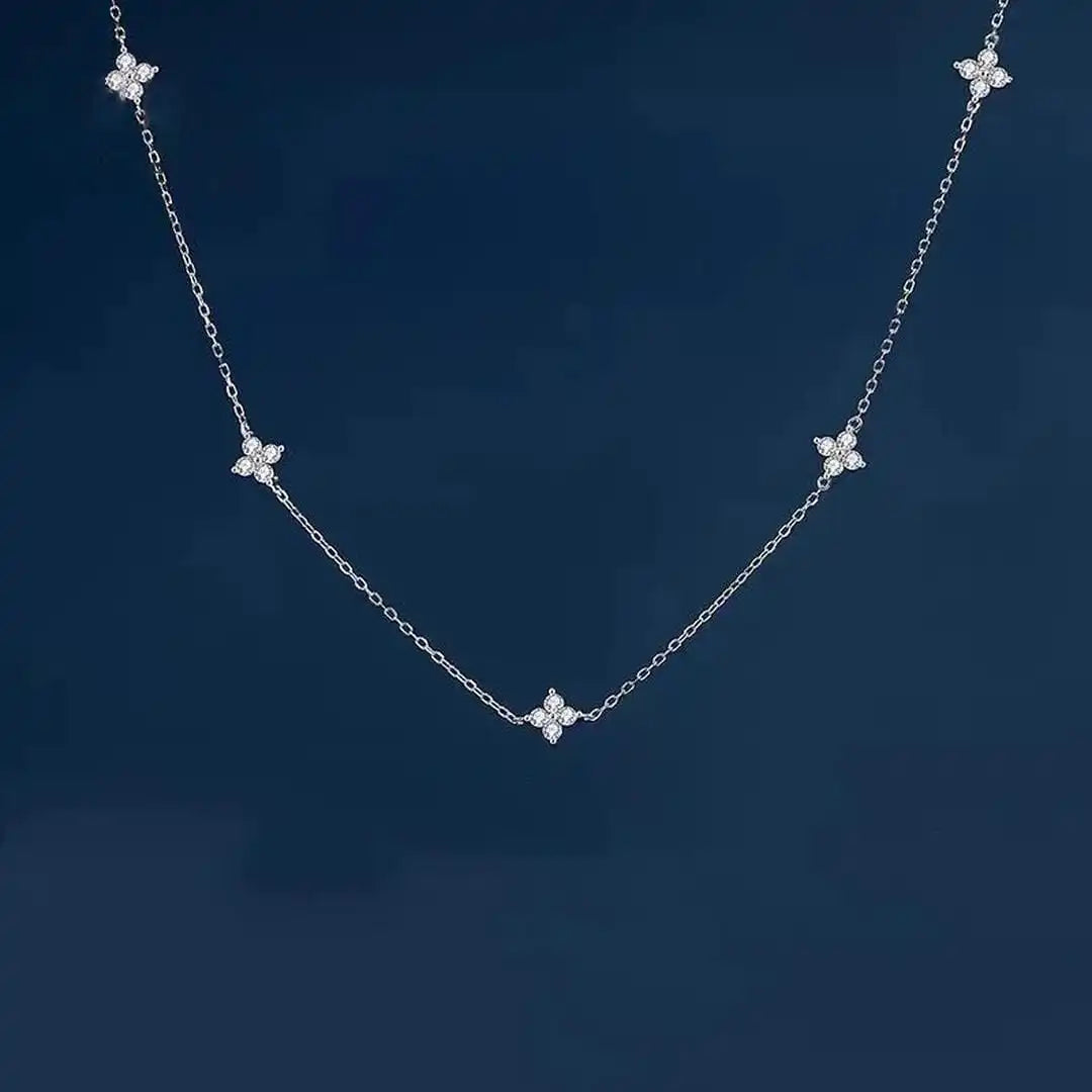 Collana in Zirconia Incastonata a Forma di Fiore