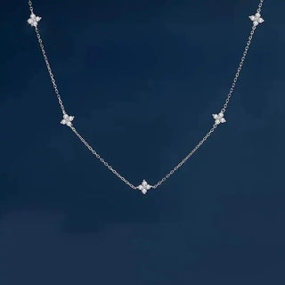 Collana in Zirconia Incastonata a Forma di Fiore