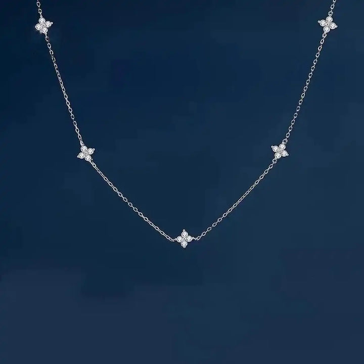 Collana in Zirconia Incastonata a Forma di Fiore
