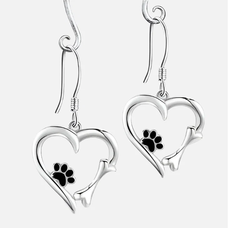 Boucles d'oreilles en argent avec design cœur et patte
