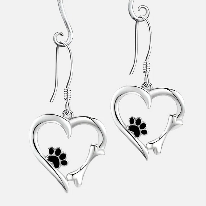 Boucles d'oreilles en argent avec design cœur et patte