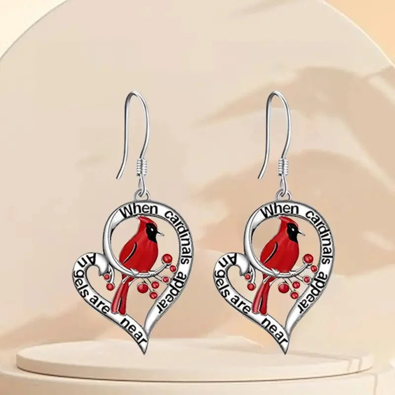 Boucles d'oreilles commémoratives Cardinal – “Quand les cardinaux apparaissent, les anges sont proches” Design en forme de cœur