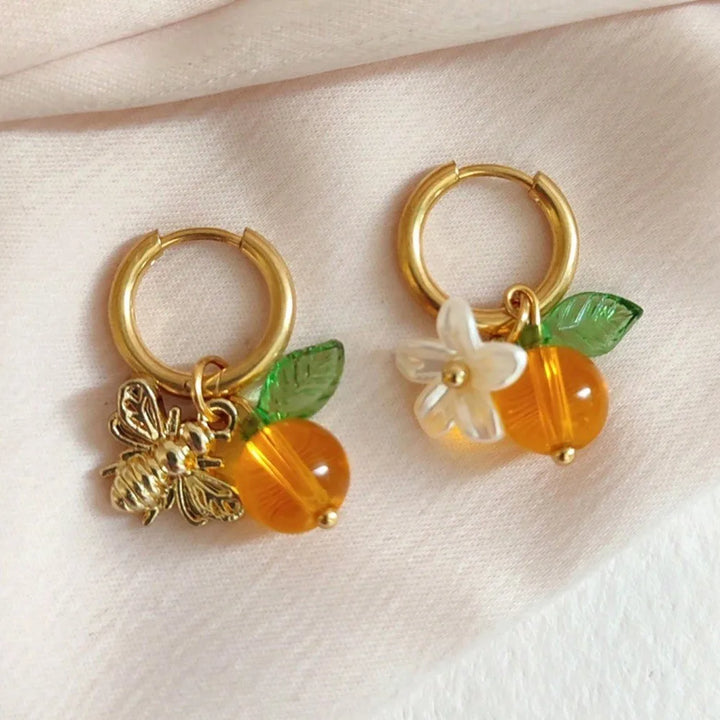 Boucles d'oreilles en forme de cerceau avec fleurs d'orange et abeilles