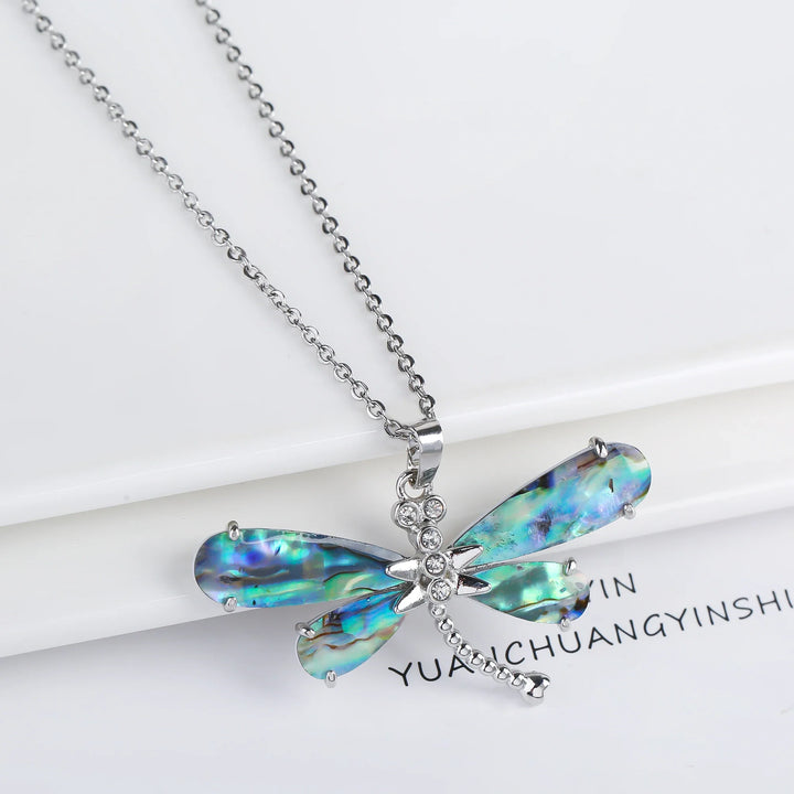 Collier Pendentif Papillon en Coquillage Naturel