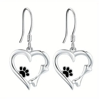 Boucles d'oreilles en argent avec design cœur et patte