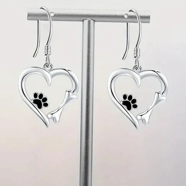 Boucles d'oreilles en argent avec design cœur et patte
