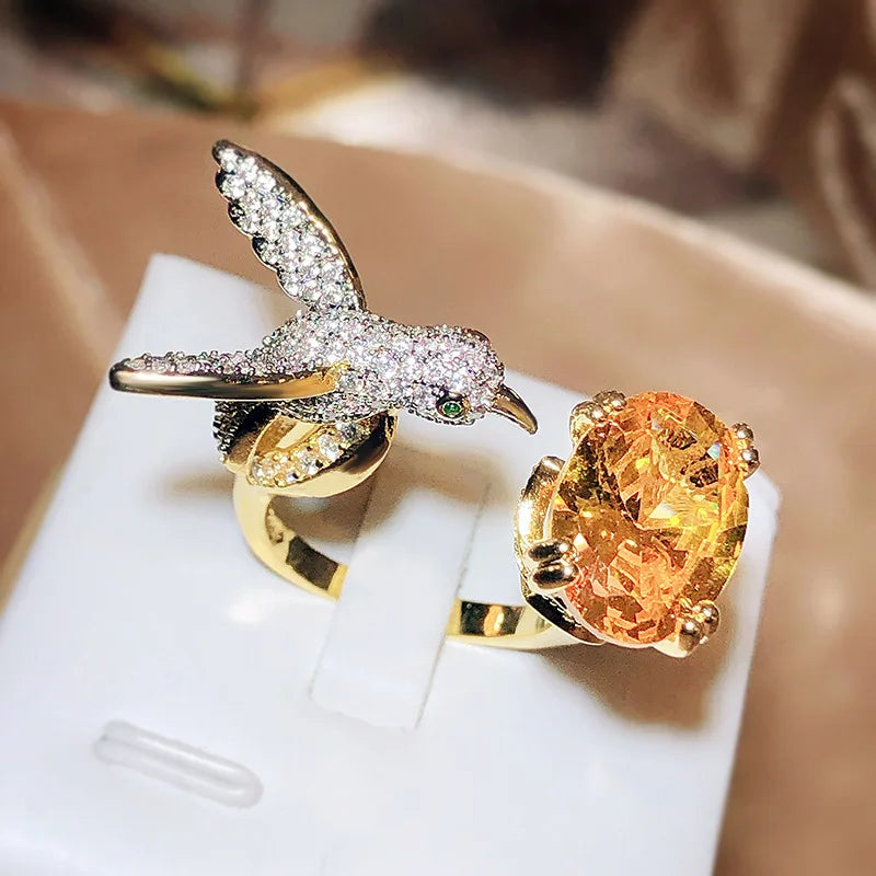 Bague en Pierre Précieuse Ajustable Colibri – Zircon, Plaqué Or 14K