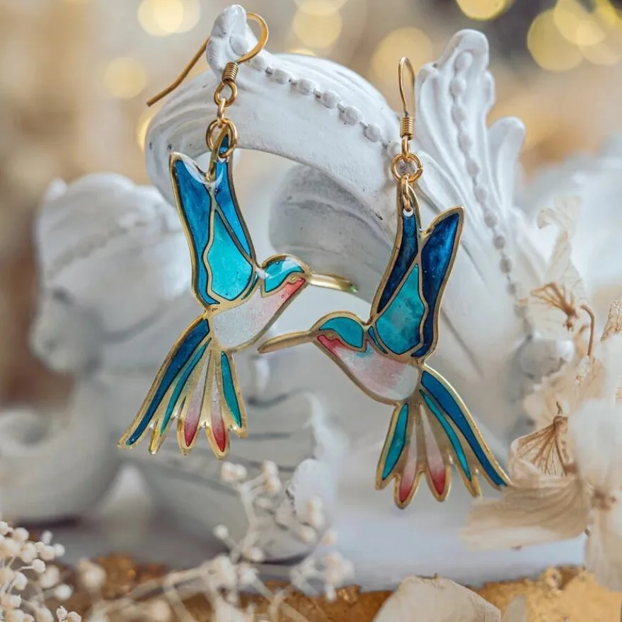 Boucles d'oreilles en émail bleu de colibri gracieux