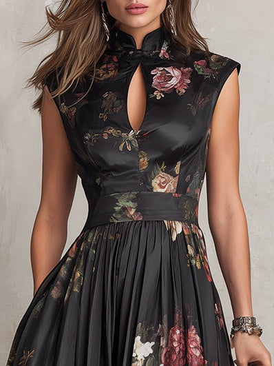 Violetta™ | Robe Midi Noire en Satin Plissé avec Motif Floral et Décolleté en Cœur