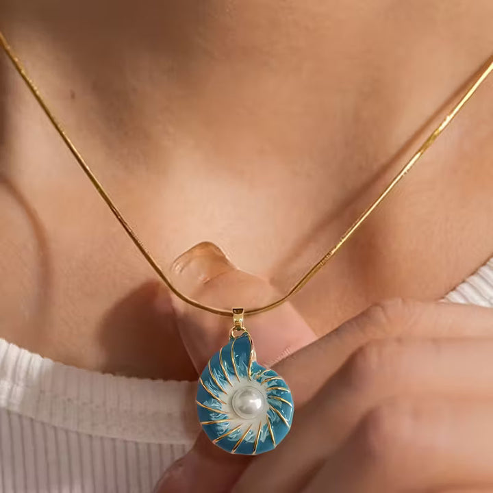 Collier avec Pendentif en Perle de Coquillage