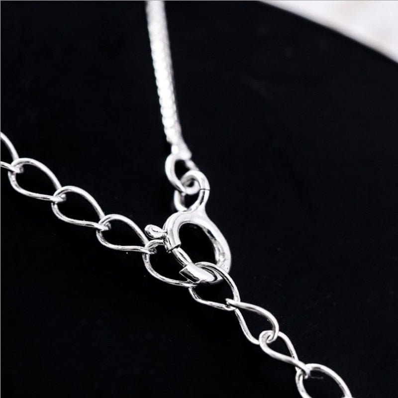 Collier élégant chat et croissant