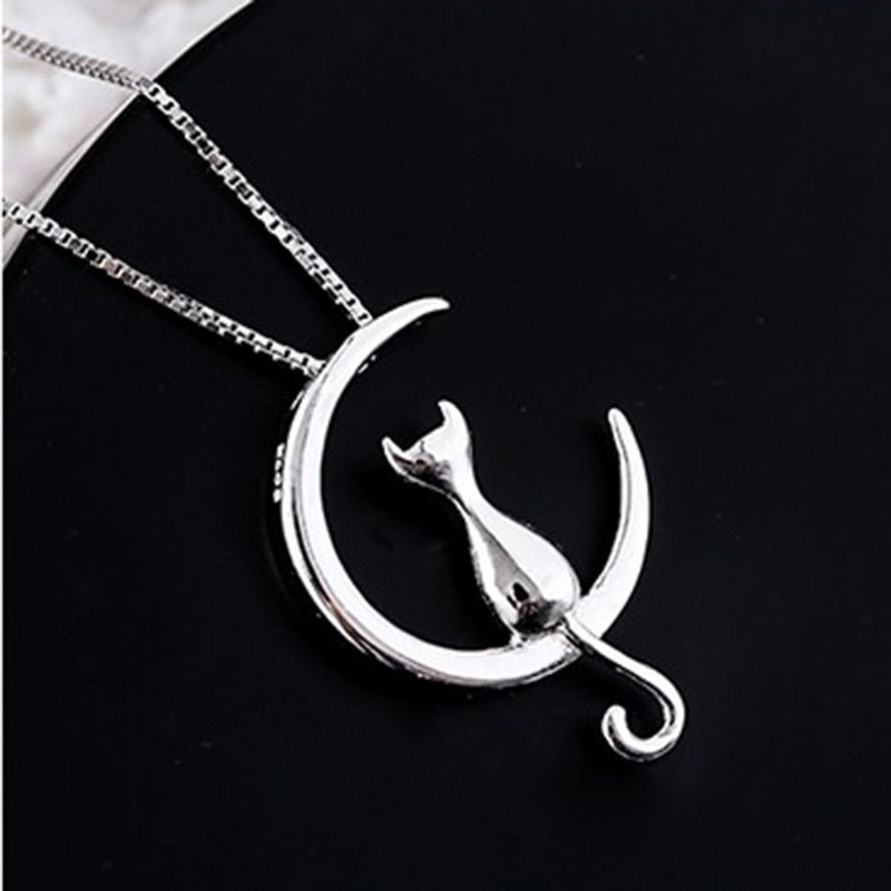 Collier élégant chat et croissant