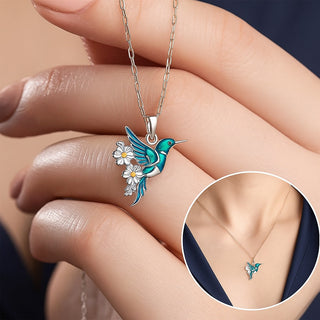 Magnifique Collier Colibri avec Boucles d'Oreilles Bonus – Offre Limitée