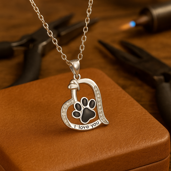Collier en forme de cœur avec empreinte de patte de chien en zirconia