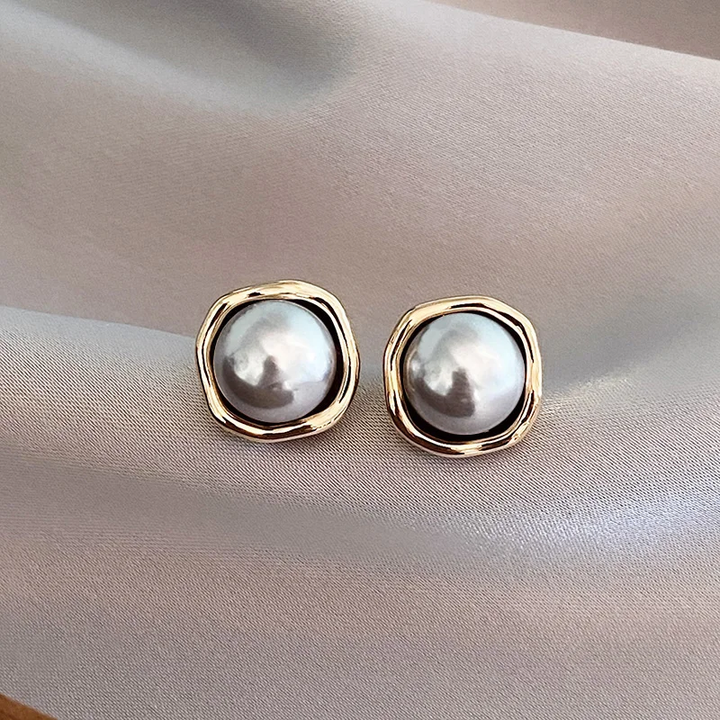 Boucles d'Oreilles Élégantes en Perle Noire