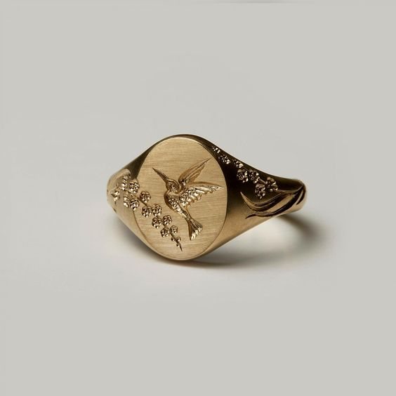 Bague Sceau Vintage en Or Colibri